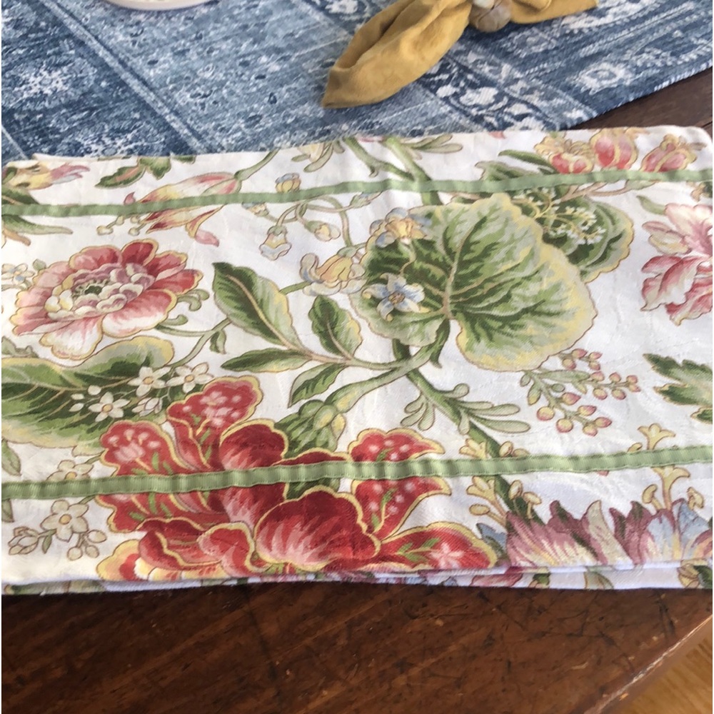Floral Patterned Fabric - Picture 3 of 6